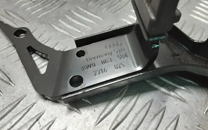 Audi A4 S4 B9 (2015 - 2019) 8W9863584 Держатель шторки — фото 3