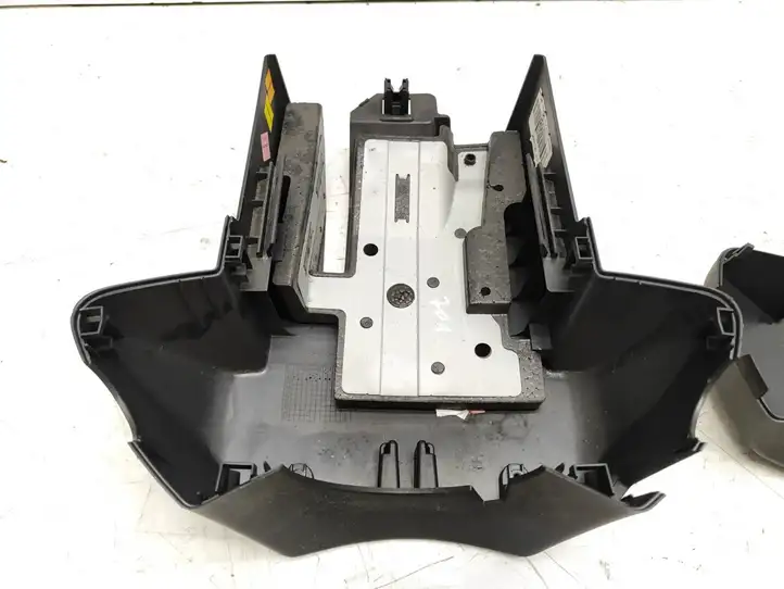 Renault Laguna III (2007 - 2015) 484710001R Обшивка рулевой колонки — фото 4