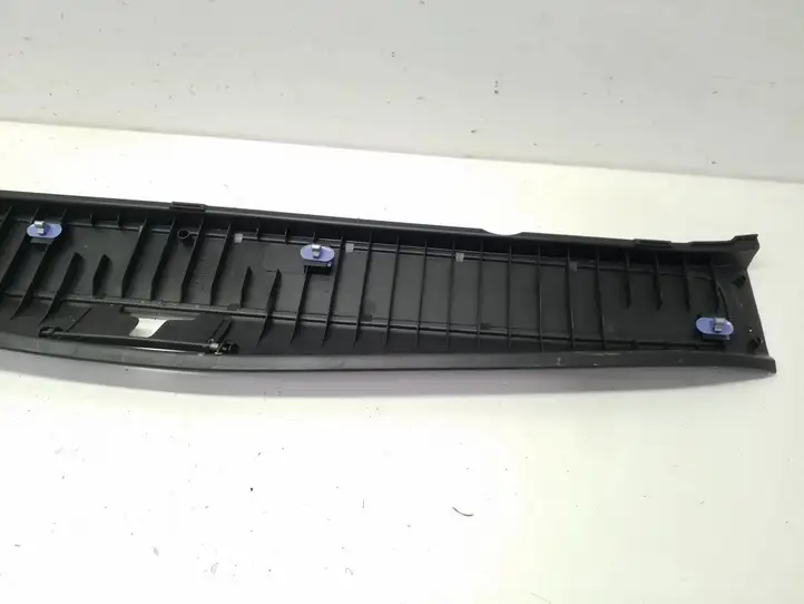 Opel Zafira C (2014 - 2016) 322225228 Отделка порога багажника — фото 2