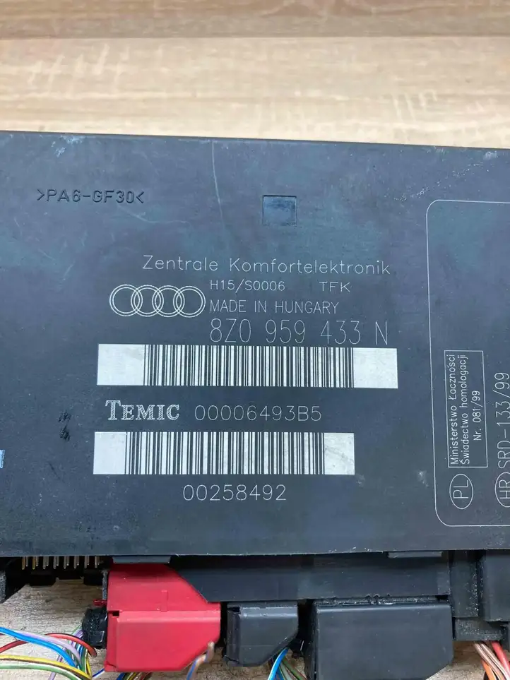 Audi (1999 - 2007) 8Z0959433N Модуль комфорта — фото 5