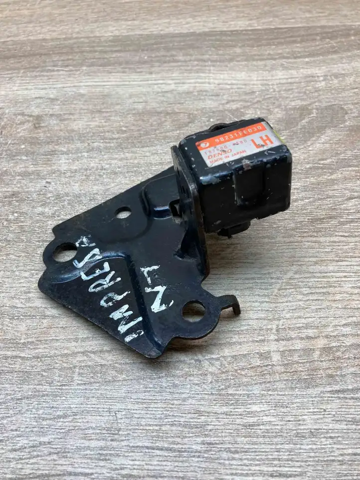 Subaru Forester SG (2003 - 2005) 98231FE030 Датчик удара SRS — фото 2