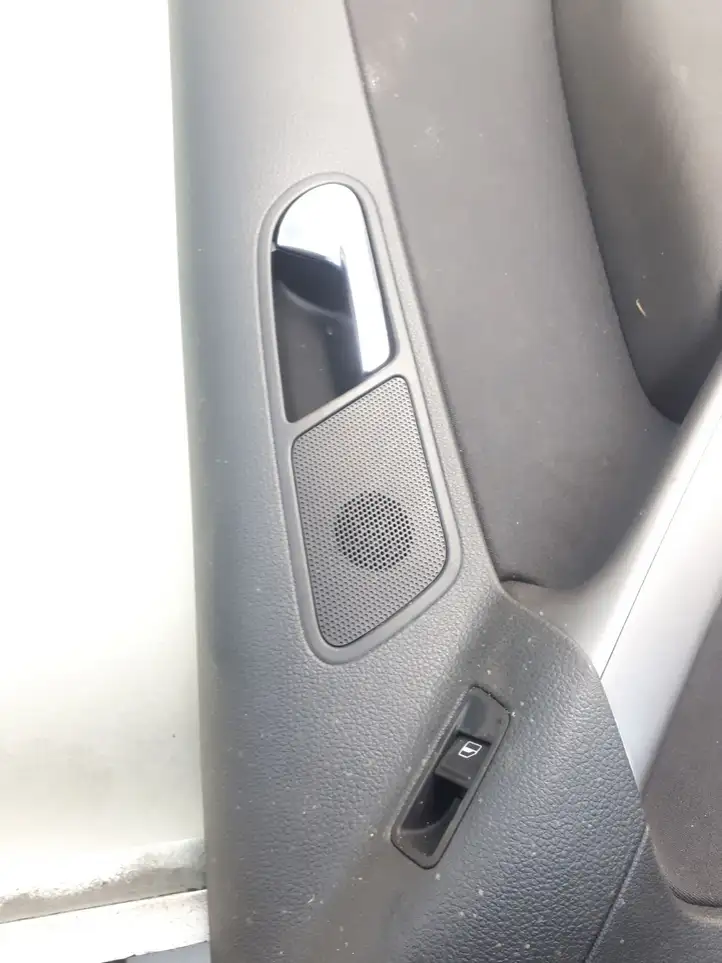 Volkswagen Tiguan (2007 - 2011) 5N0867212 Обшивка задней двери — фото 1