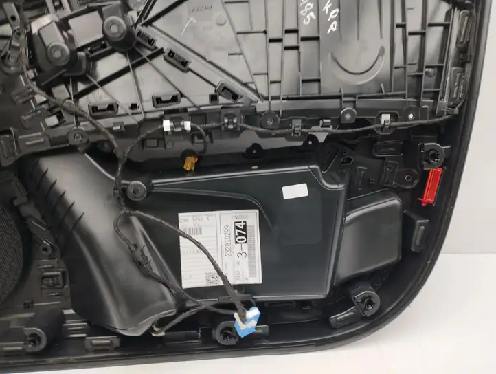 Audi A3/S3 8Y (2020 - ) 8Y0867117A Обшивка передней двери — фото 2