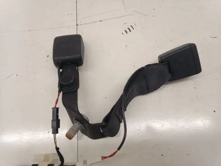 BMW 1 F40 (2019 - )  7456284 Задний средний замок ремня