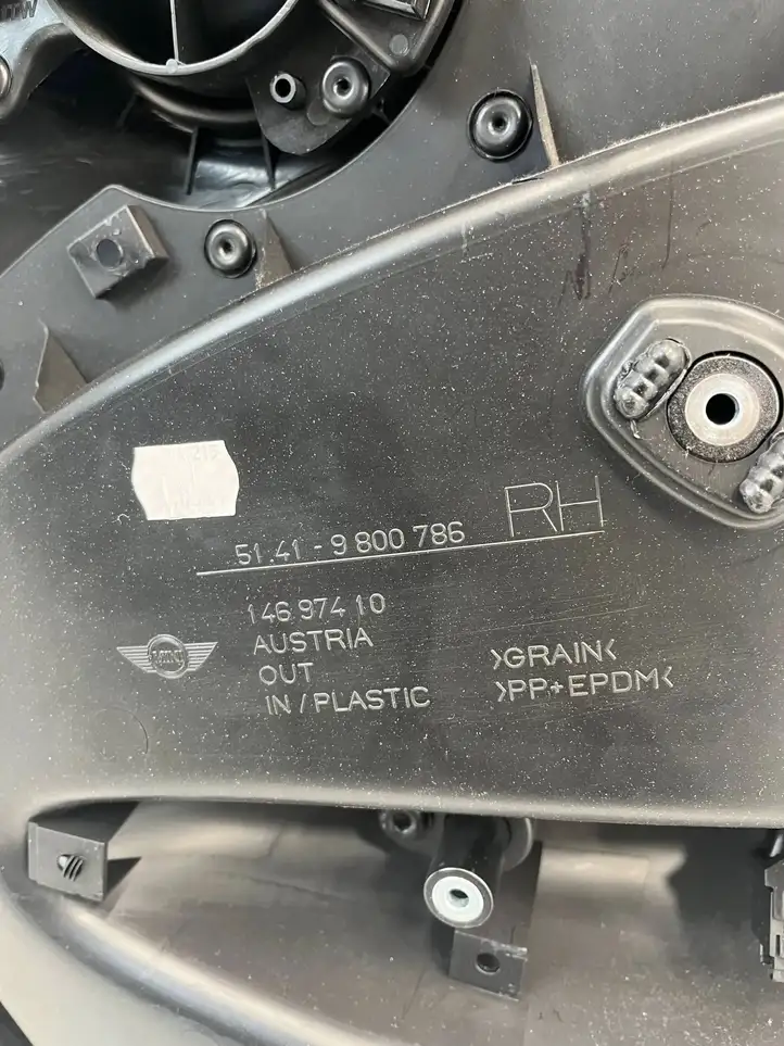 Mini Cooper Countryman R60 (2010 - 2016) 9800786 Обшивка задней двери — фото 4