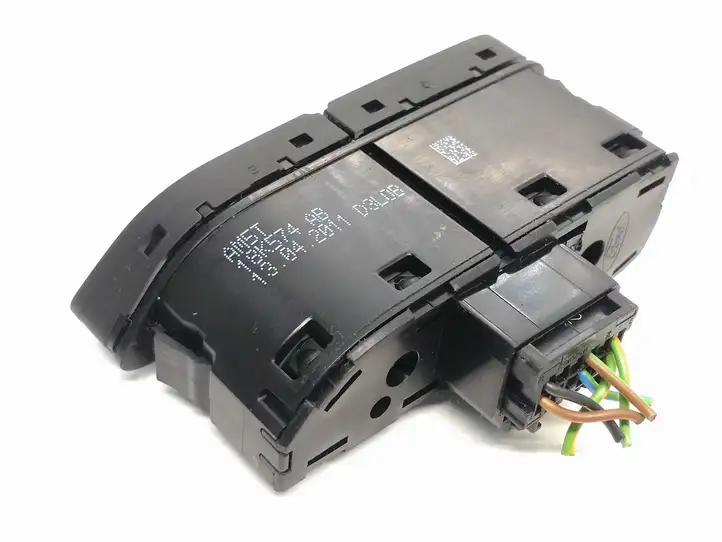 Ford Focus (2011 - 2015) Am5t18k574ab Кнопка обогрева стекла — фото 3