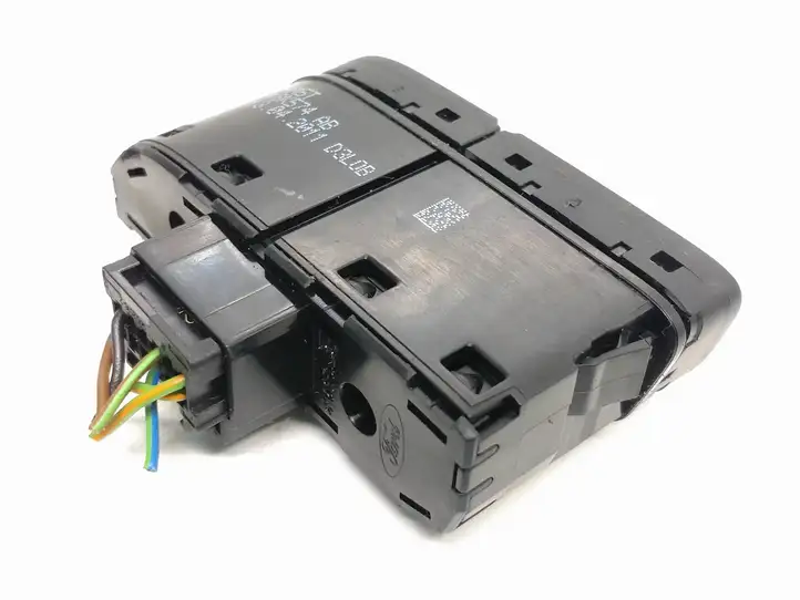Ford Focus (2011 - 2015) Am5t18k574ab Кнопка обогрева стекла — фото 4