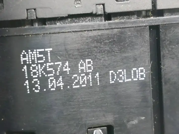 Ford Focus (2011 - 2015) Am5t18k574ab Кнопка обогрева стекла — фото 6