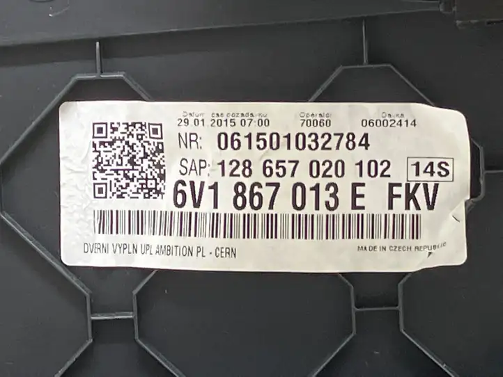 Skoda Fabia Mk3 (NJ) (2015 - 2021) 6V1867013E Обшивка передней двери — фото 7