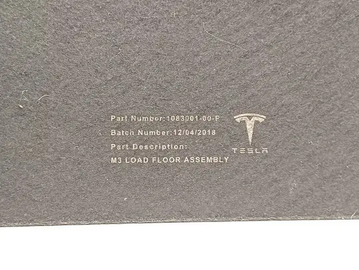 Tesla Model 3 (2017 - 2023) 1083001-00-F Коврик багажника — фото 3