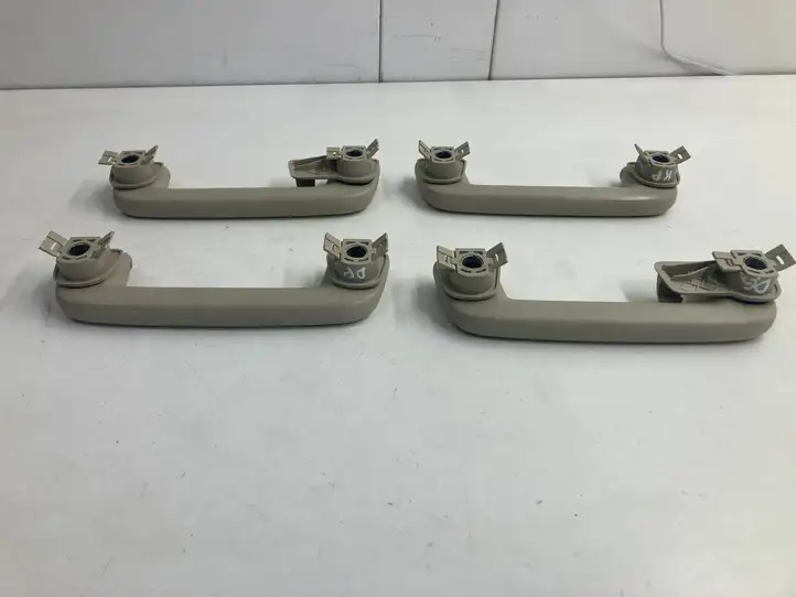 Volvo XC60 (2008 - 2013)   Набор ручек для потолка