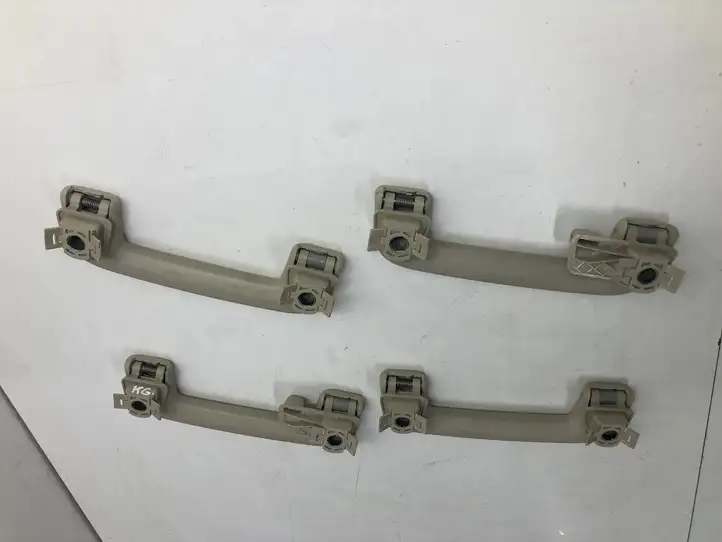 Volvo XC60 (2008 - 2013)   Набор ручек для потолка