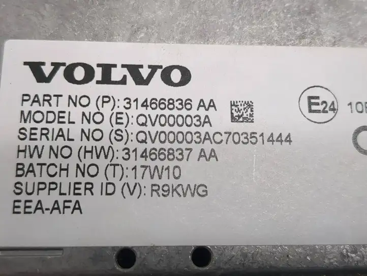 Volvo S90, V90 (2016 - 2020) 31466836AA Выдвижной дисплей — фото 4