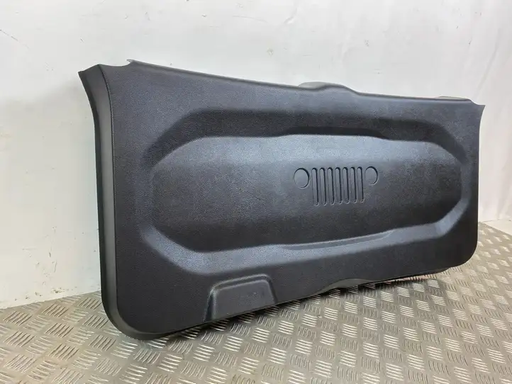 Jeep Renegade (2018 - ) 51990206 Комплект обшивки крышки багажника — фото 9