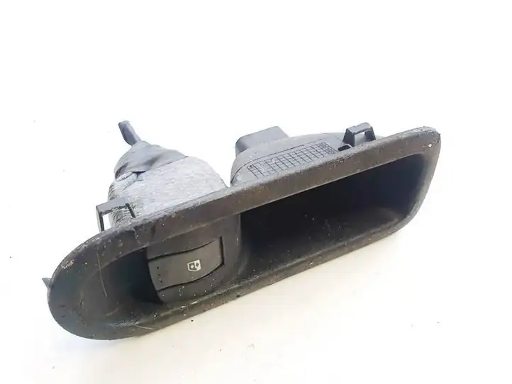 Renault Megane II (2002 - 2005) 156015540 Блок кнопок стеклоподъемников — фото 1