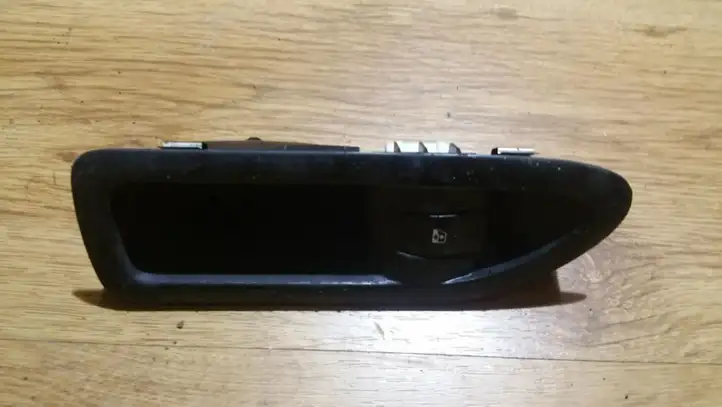 Renault Laguna II (2001 - 2005) 8200016013 Блок кнопок стеклоподъемников — фото 1