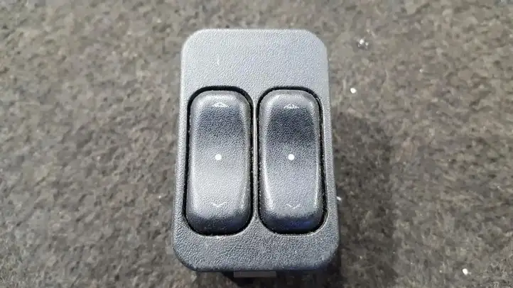 Opel Astra G (1998 - 2004) 13363201 Кнопка стеклоподъемников — фото 1
