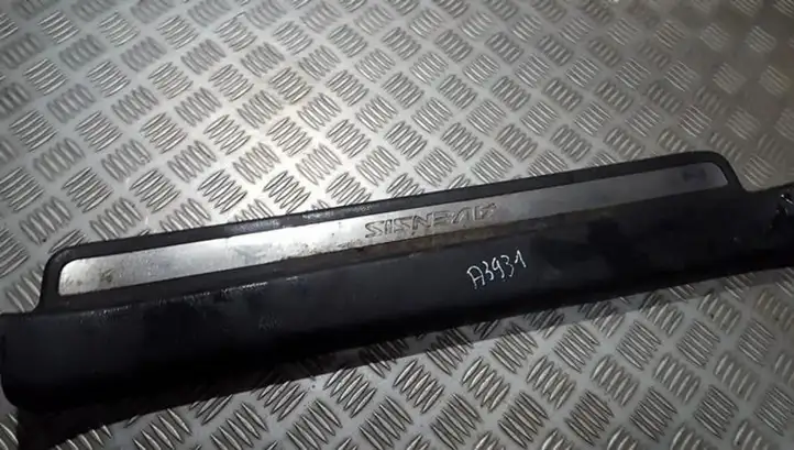 Toyota Avensis T250 (2003 - 2006) 6791305040 Внутренняя отделка переднего порога — фото 1