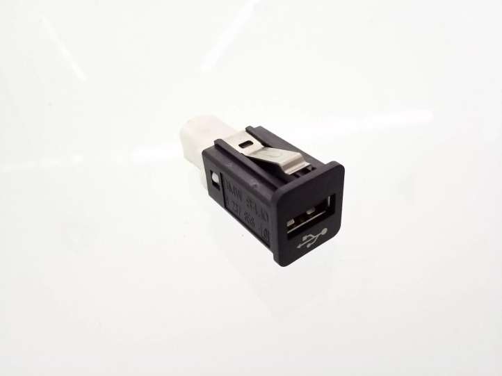 9237656 BMW 3 E92 E93 USB jungtis