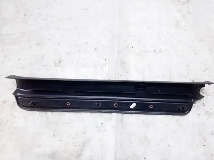 Toyota Avensis T250 (2003 - 2006) 6791305040 Внутренняя отделка переднего порога — фото 2