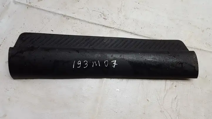 Mazda 6 (2002 - 2005) GJ6A68720 Внутренняя отделка переднего порога — фото 1