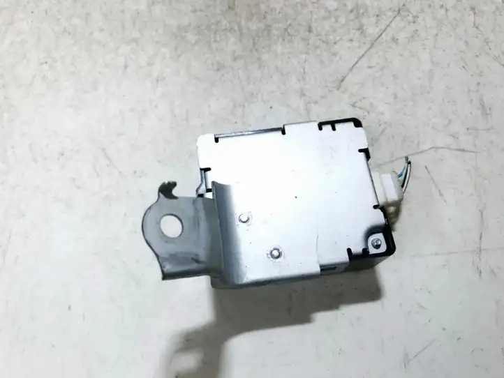 Toyota Corolla Verso AR10 (2004 - 2009) 897410f010 Блок управления дверью — фото 2