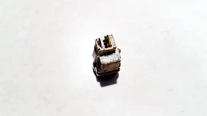 Peugeot Partner (1996 - 2002) Кнопка обогрева стекла — фото 2