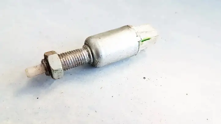 Lexus IS 220 (2005 - 2010)   Датчик тормозной педали