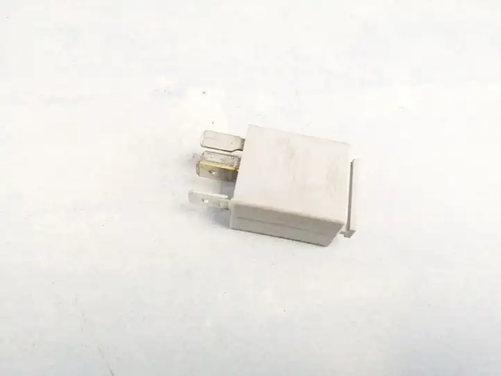 Volkswagen PASSAT B6 (2005 - 2010)  1K0951253 Другое реле