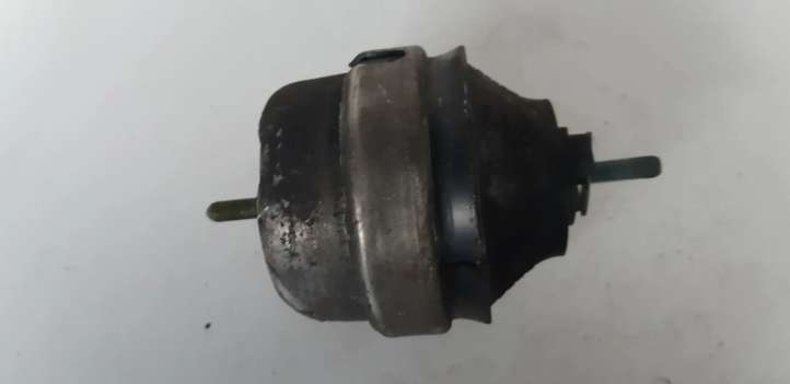 8D0199379J Audi A4 S4 B5 8D Variklio pagalvė