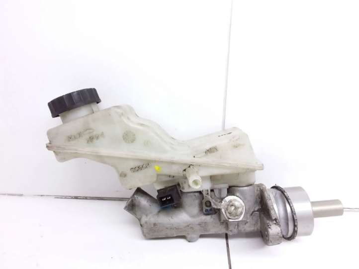 Toyota Avensis T250 (2003 - 2006)  25113379 Главный тормозной цилиндр