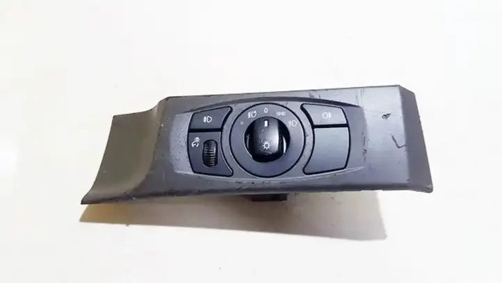 BMW 5 E60 E61 (2004 - 2010) 6925262 Включатель фонарей — фото 1