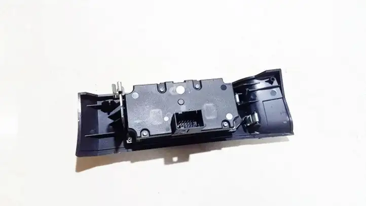 BMW 5 E60 E61 (2004 - 2010) 6925262 Включатель фонарей — фото 2