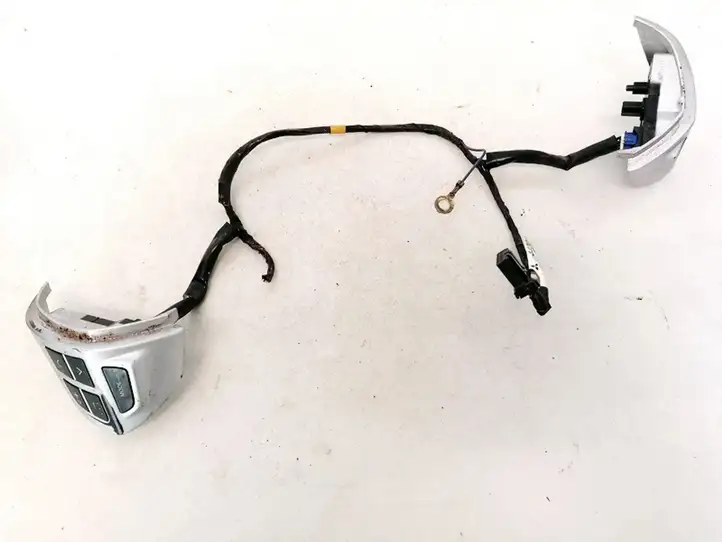 Mitsubishi Outlander (2007 - 2012) 75B471 Кнопки на рулевом колесе — фото 1