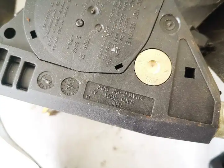 Fiat Panda II (2004 - 2011) 33014051a Передний ремень безопасности — фото 3