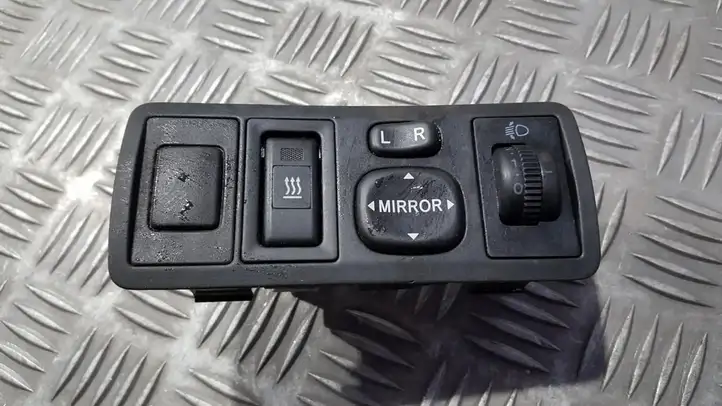Toyota Corolla E120 E130 (2000 - 2004) 183574 Включатель зеркал — фото 1