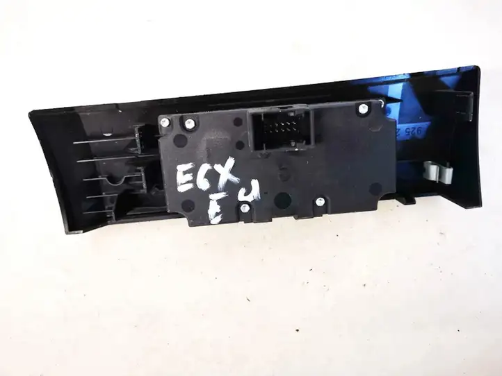 BMW 5 E60 E61 (2004 - 2010) 6953735 Включатель фонарей — фото 3