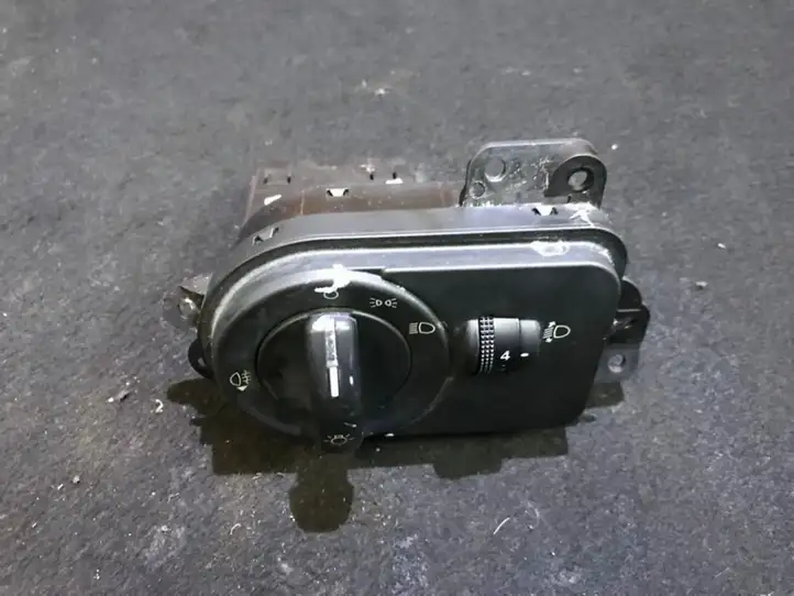 Ford Fiesta (2000 - 2005) 2S6T-13A024-AC Включатель фонарей — фото 1