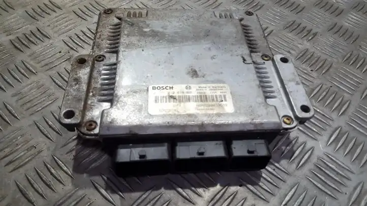 Renault Scenic I (1996 - 2003) 0281010819 Блок управления двигателем (ЭБУ) — фото 1
