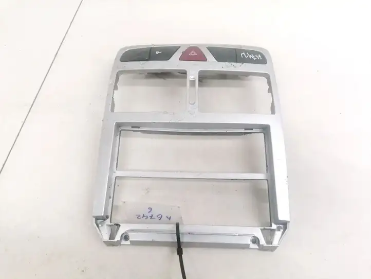 Peugeot 307 (2005 - 2008) M33906 Включатель аварийных фонарей — фото 1