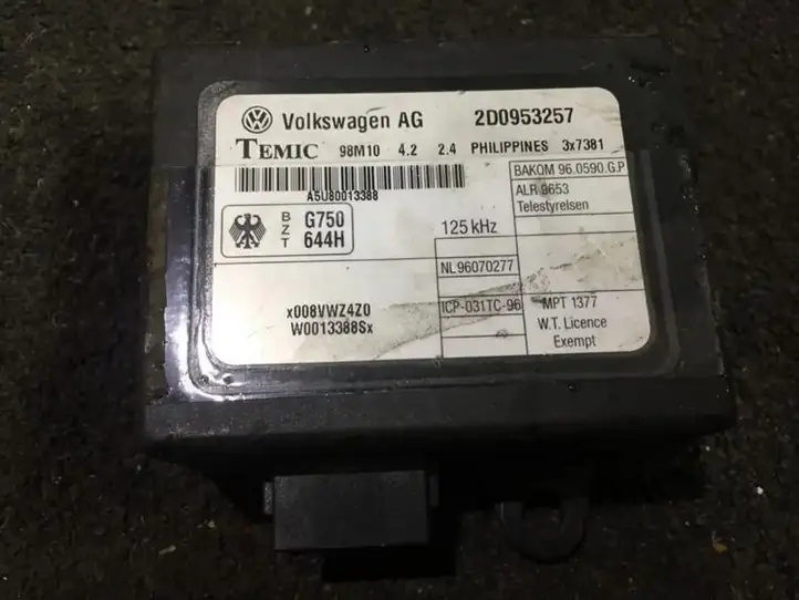 Volkswagen II LT (1996 - 2007) 2d0953257 Блок иммобилайзера — фото 1