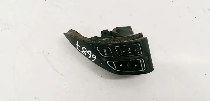 Honda CR-V (2001 - 2004) Кнопки на рулевом колесе — фото 1