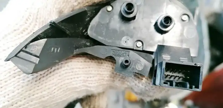 Honda CR-V (2001 - 2004) Кнопки на рулевом колесе — фото 3