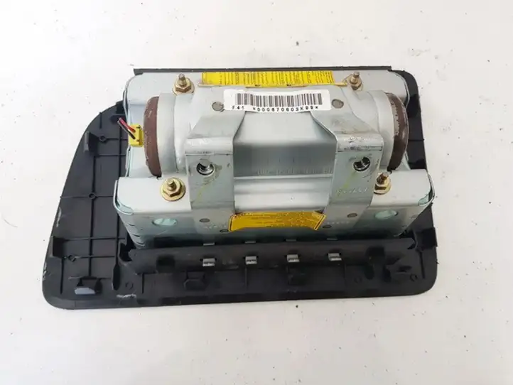 Toyota Avensis Verso (2001 - 2004)  e0977 Подушка безопастности пассажира