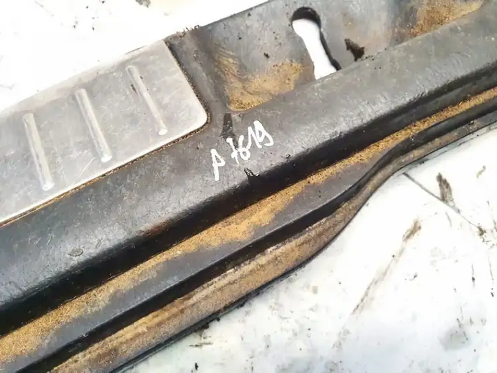 Toyota Avensis T250 (2003 - 2006) 5838705090 Прочая отделка багажника — фото 2