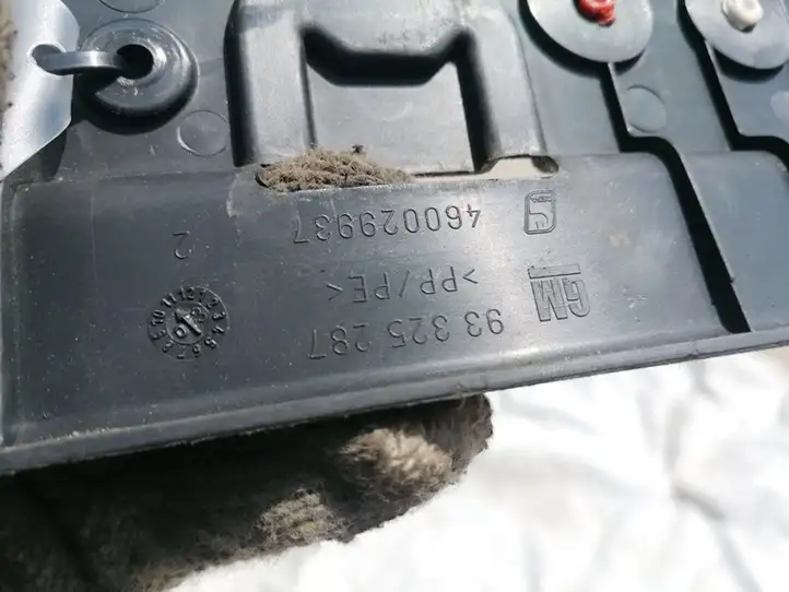 Opel Meriva A (2002 - 2006) 93325287 Прочая отделка багажника — фото 3