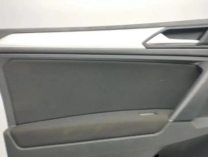 Volkswagen Tiguan (2016 - 2020) 5NC867011F Обшивка передней двери — фото 19