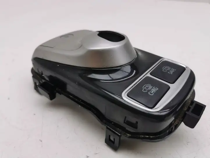 Mitsubishi Outlander (2014 - 2016)   Рамка рычага переключения передач