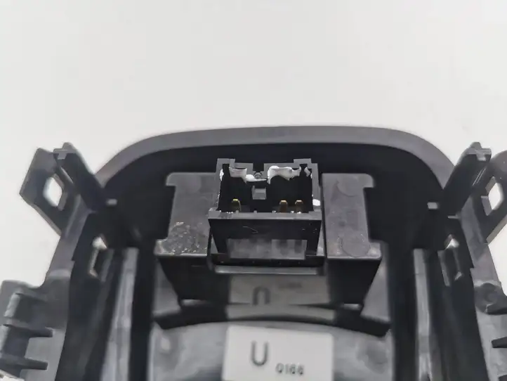 Mitsubishi Outlander (2014 - 2016)   Рамка рычага переключения передач