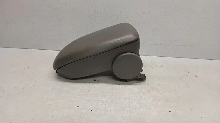 Ford Focus (1998 - 2004) Подлокотник — фото 2